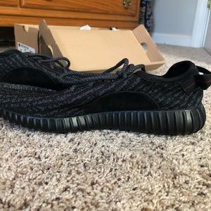 Yeezy boost 350 all black